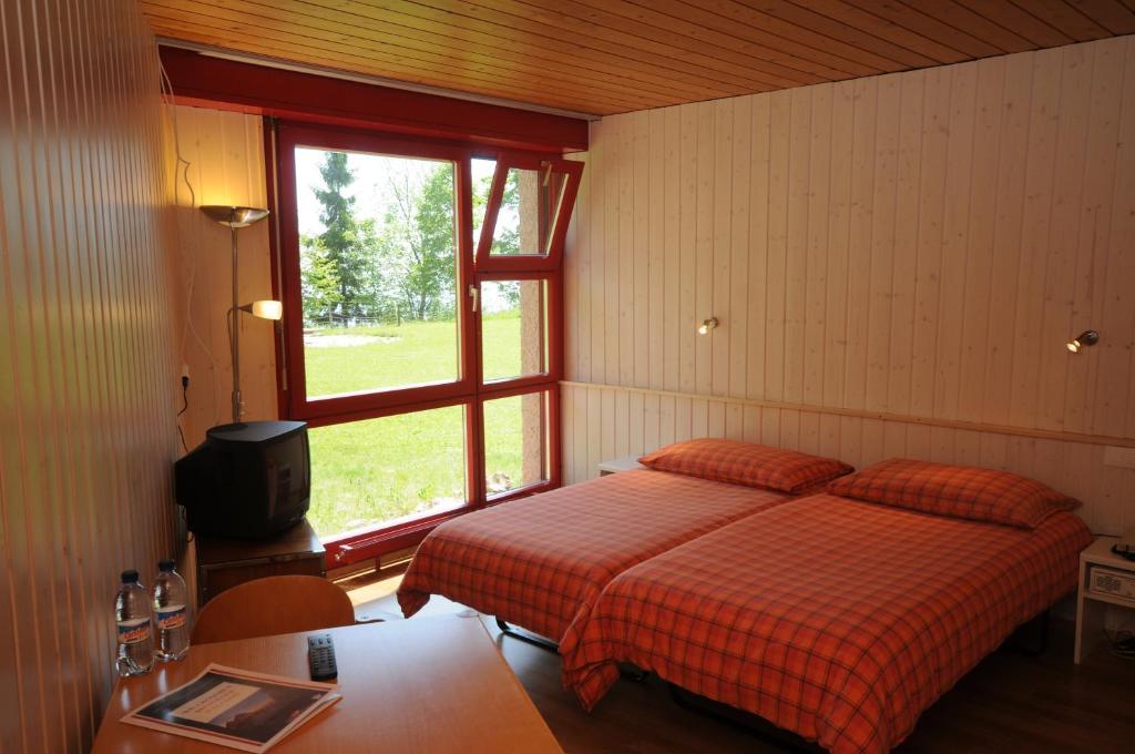 Hotel Twannberg Neuchatel Room photo
